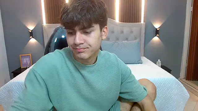 Tommy18   online show from September 26, 3:32 am