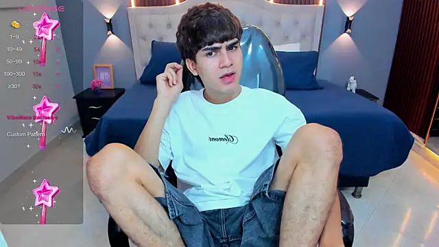 Snapshot of Tommy18__ chatting on July 21, 3:20 am Tommy18 online show from July 21, 3:20 am