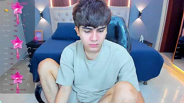Snapshot of Tommy18__ chatting on July 22, 3:31 am Tommy18 online show from July 22, 3:31 am