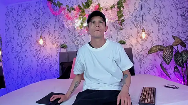 Bonny and carrot online show from February 26, 7:13 pm