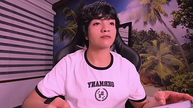 AllanYong18 online show from February 16, 10:43 am