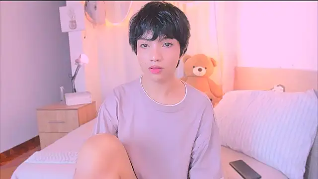 AllanYong18 online show from November 1, 10:50 am