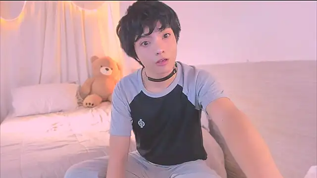 AllanYong18 online show from November 17, 2:23 pm