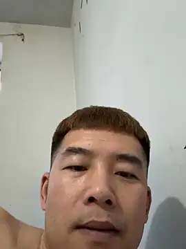 Snapshot of zxb757369 chatting on February 5, 8:32 am zxb757369 online show from February 5, 8:32 am