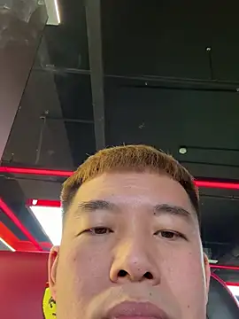 Snapshot of zxb757369 chatting on February 6, 9:43 am zxb757369 online show from February 6, 9:43 am