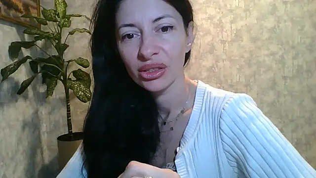 Snapshot of LissaBlossom chatting on June 16, 5:10 am LissaBlossom online show from June 16, 5:10 am