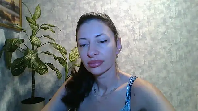 Snapshot of LissaBlossom chatting on July 22, 3:53 am LissaBlossom online show from July 22, 3:53 am