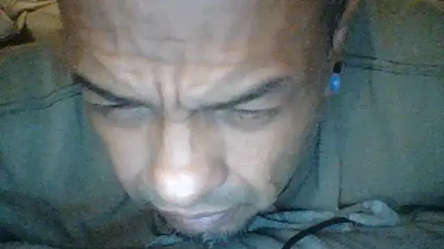 Snapshot of Nice_n_hairy580 chatting on December 14, 7:47 am Nice n hairy580 online show from December 14, 7:47 am