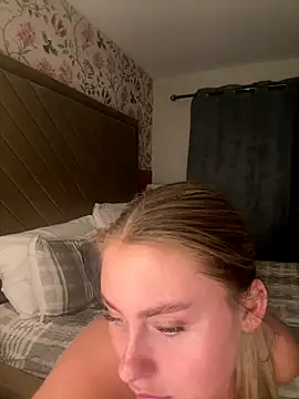 lucyRose xoxox online show from November 9, 6:06 pm