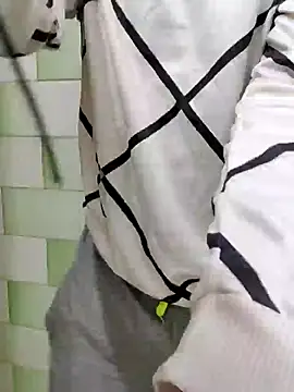 TOPMOON001 online show from January 20, 8:40 pm