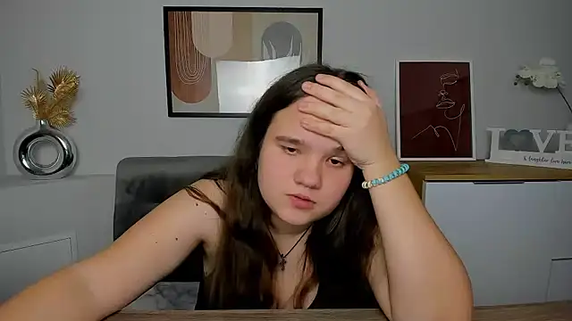 AdeleCruz online show from March 1, 4:33 pm