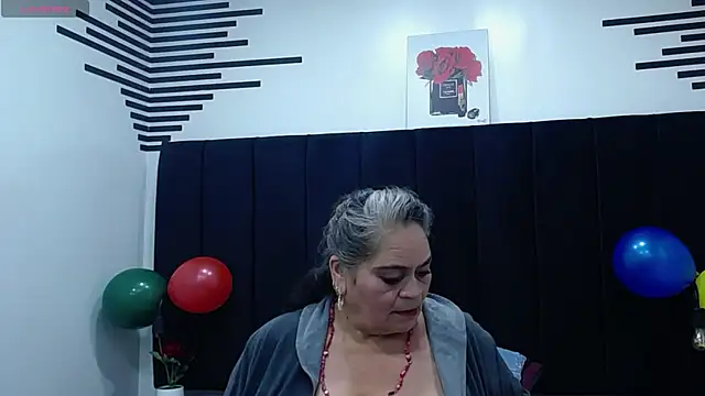 Snapshot of VickyBoobss chatting on October 21, 7:47 pm VickyBoobss online show from October 21, 7:47 pm
