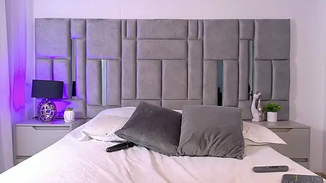 Karla Hudsson online show from November 8, 1:55 pm