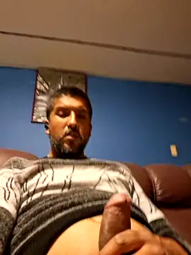 Snapshot of ElHades086 chatting on February 8, 4:03 am ElHades086 online show from February 8, 4:03 am