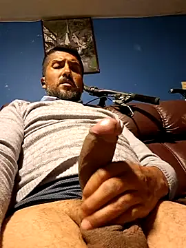 Snapshot of ElHades086 chatting on February 25, 2:47 am ElHades086 online show from February 25, 2:47 am