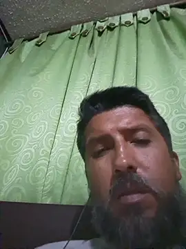 Snapshot of ElHades086 chatting on October 22, 3:18 am ElHades086 online show from October 22, 3:18 am