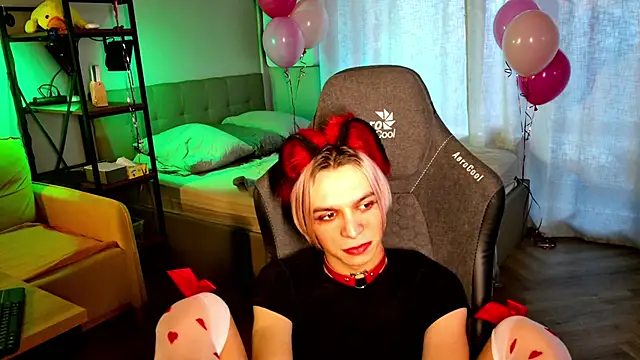 Snapshot of leon_yuugen chatting on February 8, 10:29 am leon yuugen online show from February 8, 10:29 am