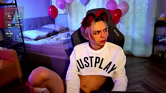 Snapshot of leon_yuugen chatting on February 11, 7:33 am leon yuugen online show from February 11, 7:33 am