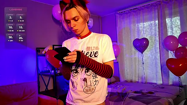 Snapshot of leon_yuugen chatting on February 14, 11:31 am leon yuugen online show from February 14, 11:31 am