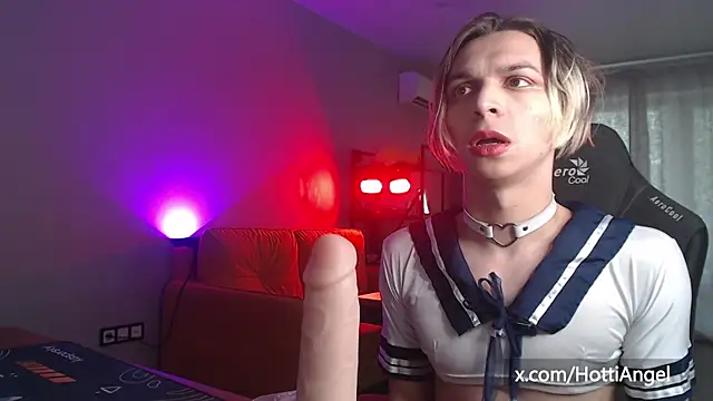 Snapshot of leon_yuugen chatting on September 18, 2:19 pm leon yuugen online show from September 18, 2:19 pm