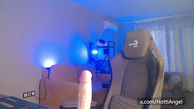 Snapshot of leon_yuugen chatting on December 2, 10:31 am leon yuugen online show from December 2, 10:31 am