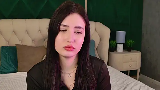 EmmaLawrens online show from March 22, 10:40 am