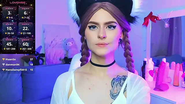 Emily  Mooree online show from January 24, 7:41 am