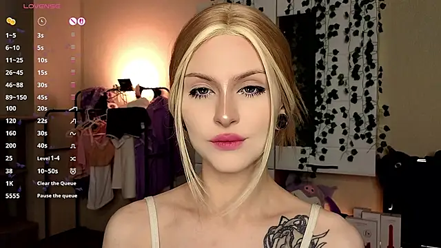 Emily  Mooree online show from November 3, 3:30 am