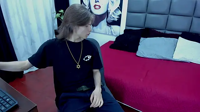 Snapshot of blondie_lover69 chatting on January 12, 7:42 pm blondie lover69 online show from January 12, 7:42 pm