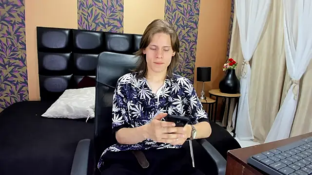 Snapshot of blondie_lover69 chatting on February 2, 7:35 pm blondie lover69 online show from February 2, 7:35 pm