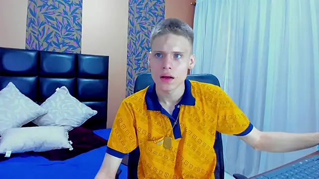 Snapshot of blondie_lover69 chatting on February 8, 7:27 pm blondie lover69 online show from February 8, 7:27 pm