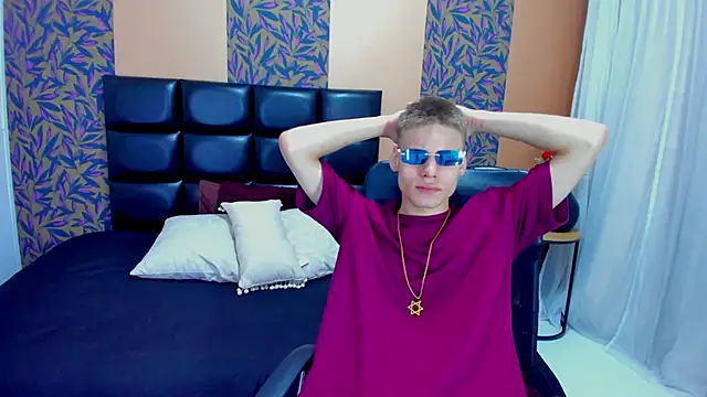 Snapshot of blondie_lover69 chatting on February 9, 6:47 pm blondie lover69 online show from February 9, 6:47 pm