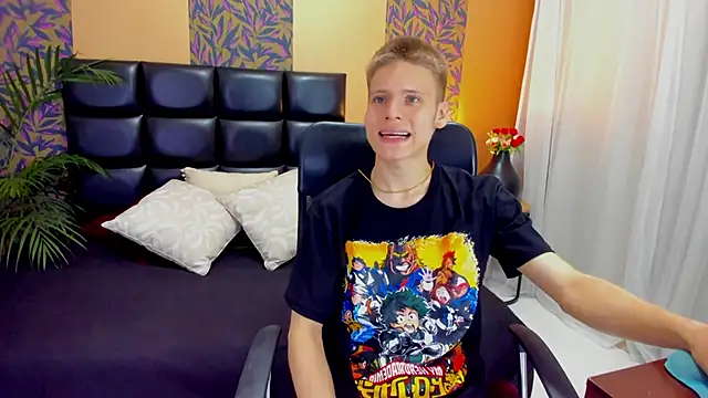 Snapshot of blondie_lover69 chatting on February 20, 7:52 pm blondie lover69 online show from February 20, 7:52 pm