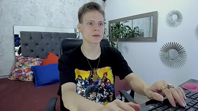 Snapshot of blondie_lover69 chatting on March 1, 8:10 pm blondie lover69 online show from March 1, 8:10 pm