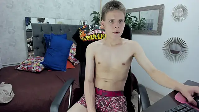 Snapshot of blondie_lover69 chatting on March 5, 2:45 pm blondie lover69 online show from March 5, 2:45 pm