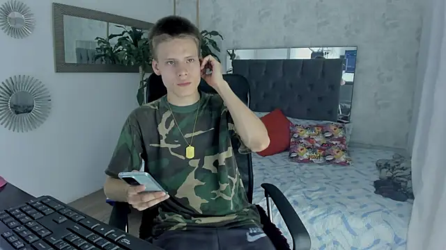 Snapshot of blondie_lover69 chatting on March 8, 6:37 pm blondie lover69 online show from March 8, 6:37 pm