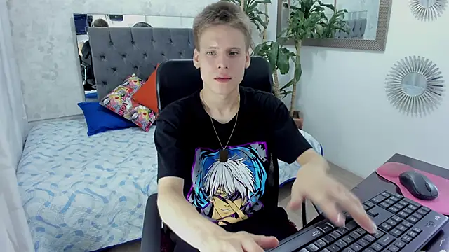 Snapshot of blondie_lover69 chatting on March 10, 7:07 pm blondie lover69 online show from March 10, 7:07 pm