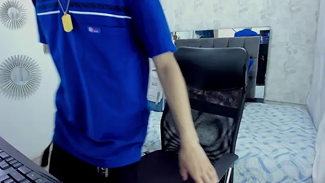 Snapshot of blondie_lover69 chatting on March 12, 7:38 pm blondie lover69 online show from March 12, 7:38 pm