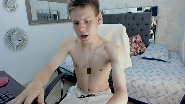 Snapshot of blondie_lover69 chatting on March 15, 8:10 pm blondie lover69 online show from March 15, 8:10 pm