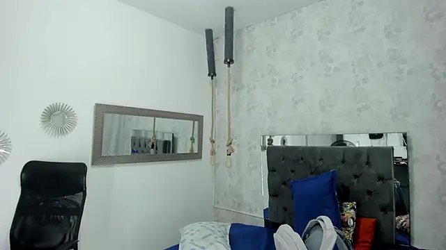 Snapshot of blondie_lover69 chatting on March 22, 2:48 am blondie lover69 online show from March 22, 2:48 am