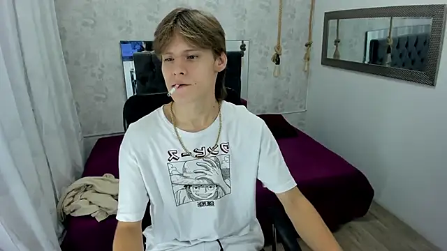 Snapshot of blondie_lover69 chatting on September 12, 9:04 pm blondie lover69 online show from September 12, 9:04 pm