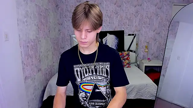 Snapshot of blondie_lover69 chatting on September 22, 8:11 pm blondie lover69 online show from September 22, 8:11 pm