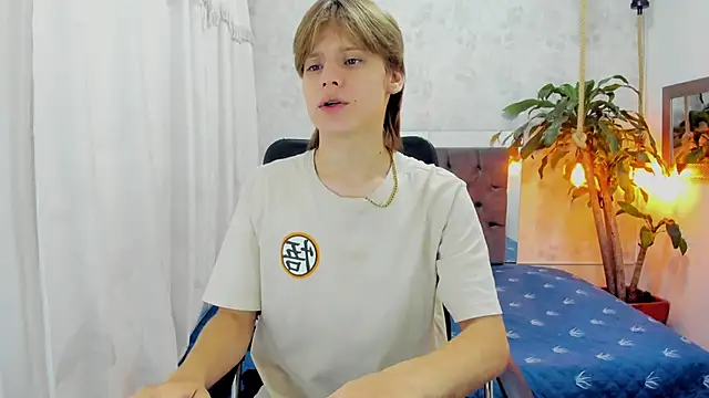 Snapshot of blondie_lover69 chatting on September 24, 9:29 pm blondie lover69 online show from September 24, 9:29 pm