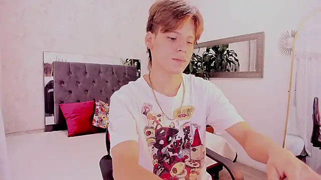 Snapshot of blondie_lover69 chatting on October 19, 8:20 pm blondie lover69 online show from October 19, 8:20 pm