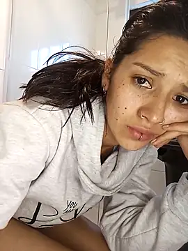 Cleo Hott online show from March 15, 12:24 pm