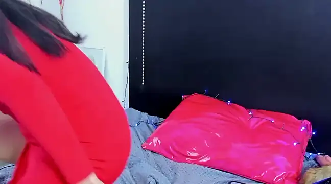 Cleo Hott online show from March 18, 12:25 pm