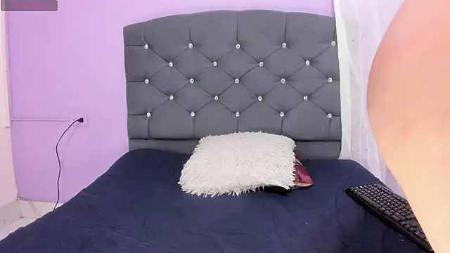 Snapshot of naomii_0 chatting on October 3, 1:19 pm naomii 0 online show from October 3, 1:19 pm