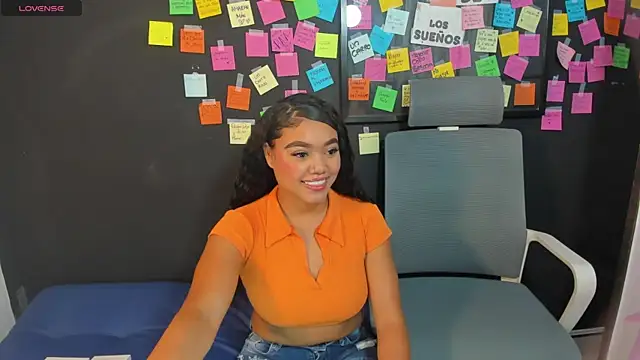 Snapshot of JasmineRose7 chatting on November 25, 7:58 pm JasmineRose7 online show from November 25, 7:58 pm