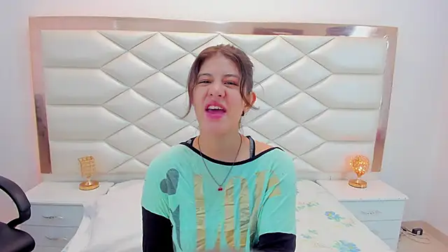 MiaQueen021 online show from January 27, 12:16 pm