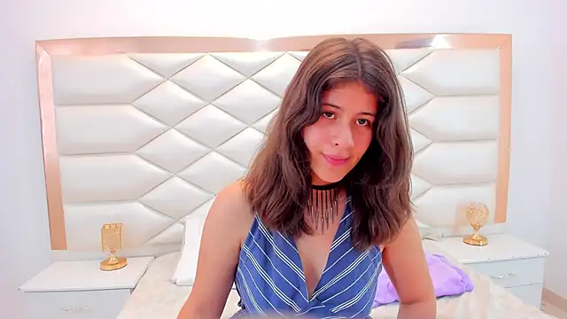 MiaQueen021 online show from February 11, 4:02 pm